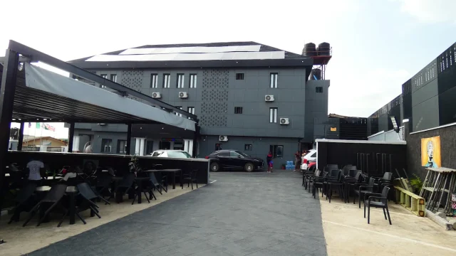 Dave Premium Hotel and Suites 2